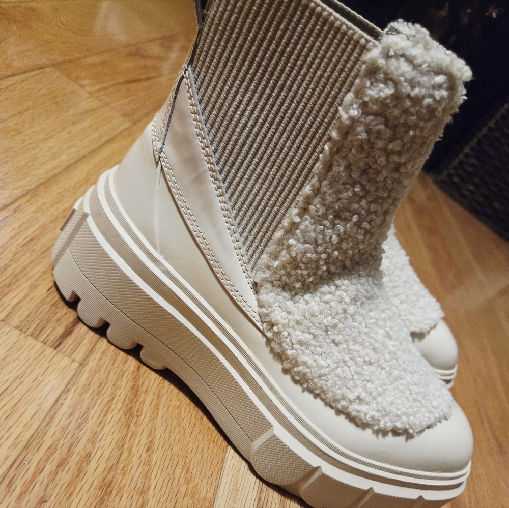 Sorel Cream Platform Ankle Boots - Picture 7 of 10